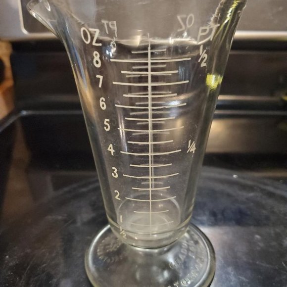 Rare Tall Glass Measuring Cup with Spout- Vintage - Picture 2 of 4